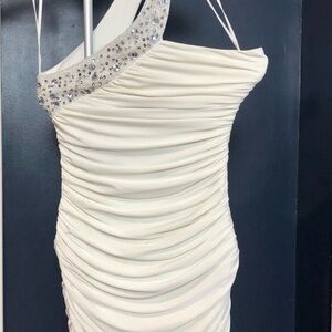 KIKI Elegant Cream One-Shoulder Dress M Size